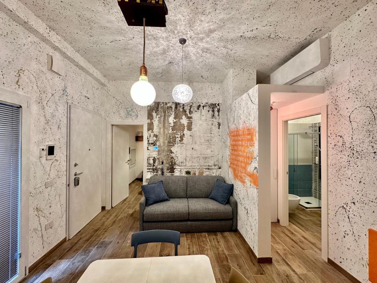 Bed Art Relaxing Suite - Appartamento Con Sauna Happiness Suite Gallery ซัน เบเนเดตโต เดล ตรอนโต ภายนอก รูปภาพ