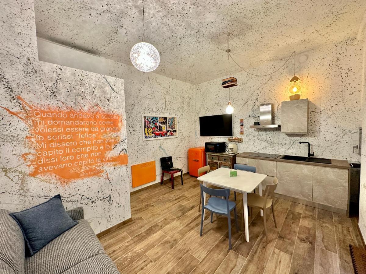 Bed Art Relaxing Suite - Appartamento Con Sauna Happiness Suite Gallery ซัน เบเนเดตโต เดล ตรอนโต ภายนอก รูปภาพ